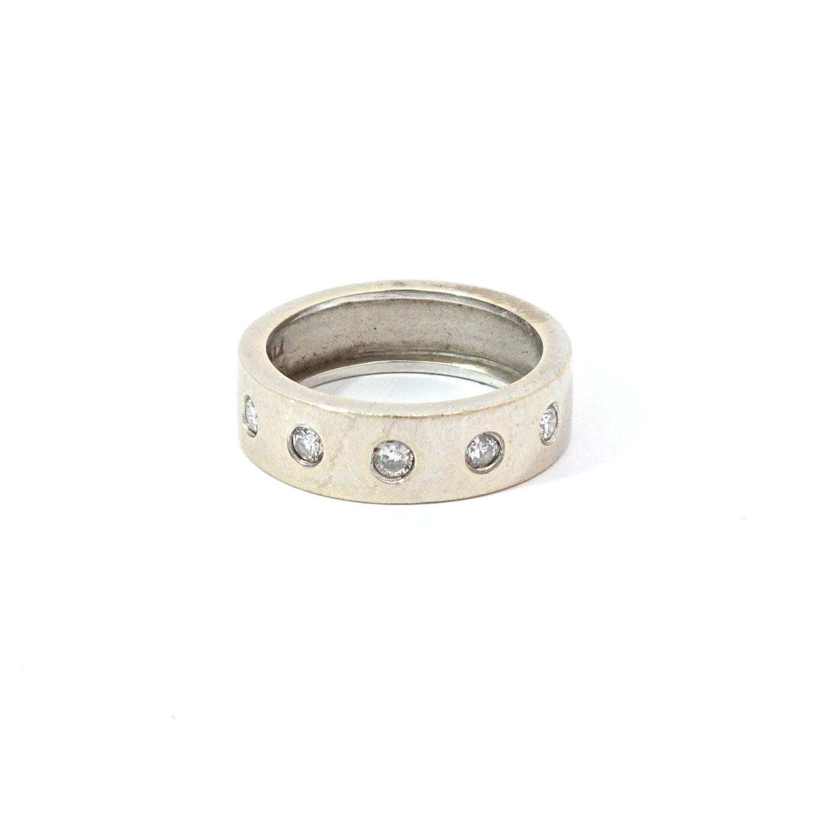 14k White Gold and 5 Brilliant Cut Diamond Ring
